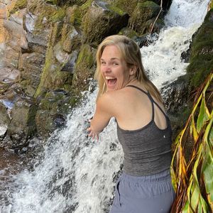 Meet your Posher, Laura